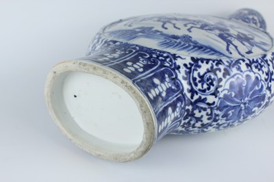 Lot 5 - A large Chinese blue and white...