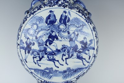 Lot 5 - A large Chinese blue and white...