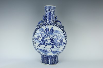 Lot 5 - A large Chinese blue and white...