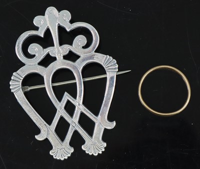 Lot 343 - A 9ct gold wedding band, size K, 1.2g;...