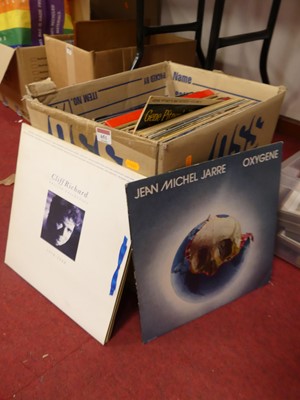 Lot 651 - A box of vinyl LP records to include Roy...