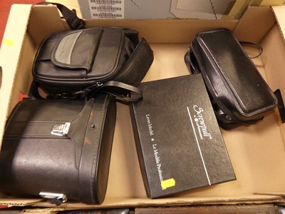 Lot 585 - A collection of miscellaneous items, to...