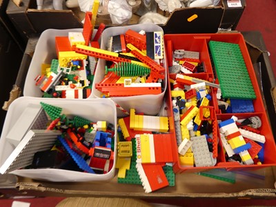 Lot 669 - A collection of various 1970s/80s Lego pieces...