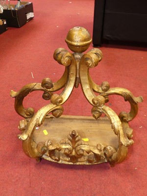 Lot 604 - A wooden gilt wall sconce, h.41cm