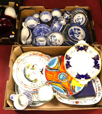 Lot 601 - Two trays of ceramics, to include blue and...