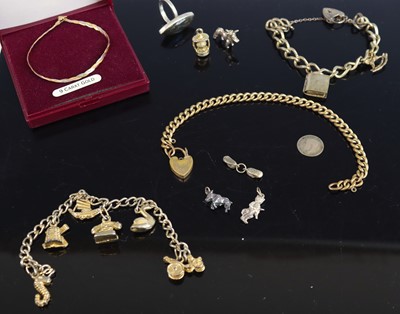 Lot 374 - A modern 9ct three colour gold bracelet, 1.3g,...