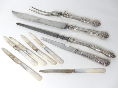 Lot 291 - A set of six George V tea knives, each having...