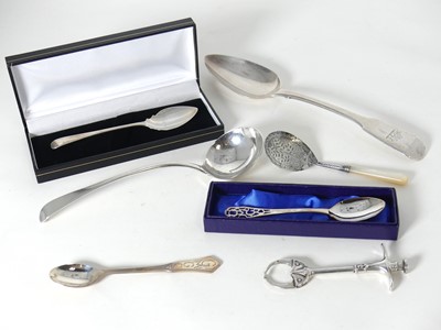 Lot 298 - A George III silver tablespoon in the Fiddle...