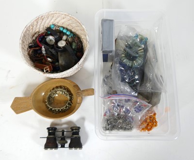 Lot 436 - A collection of items to include costume...