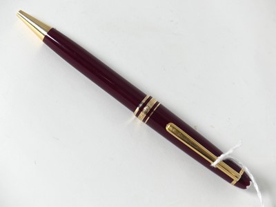 Lot 455 - A Montblanc Meisterstuck propelling ballpoint...