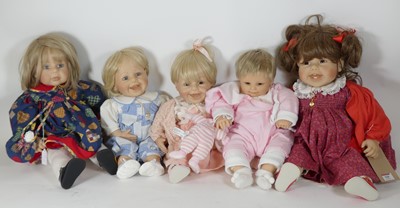 Lot 568 - A collection of dolls to include Max Zaph...