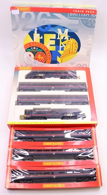 Lot 416 - A Hornby 00 gauge train pack comprising a...
