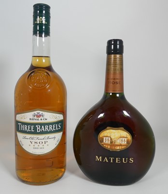 Lot 1508 - Three Barrels VSOP Rare Old French brandy,...