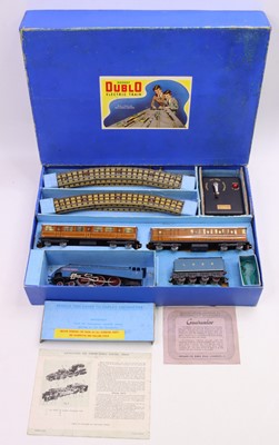 Lot 256 - A Hornby Dublo EDP1 set post-war comprising...
