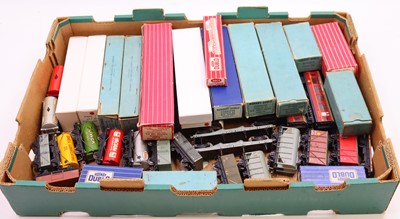 Lot 353 - One tray containing various Hornby Dublo boxed...