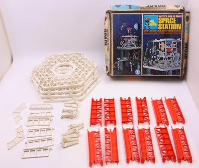 Lot 1966 - Mattel Vintage No.6308 Man In Space Station...