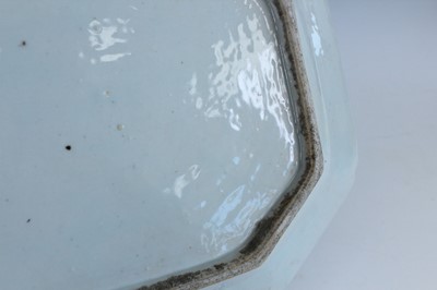 Lot 15 - A Chinese blue and white export meat plate,...