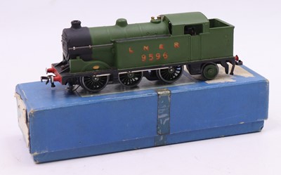 Lot 285 - EDL7 Hornby-Dublo 3-rail 0-6-2 tank loco LNER...