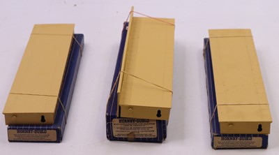 Lot 369 - Three Hornby-Dublo platform extensions: two...