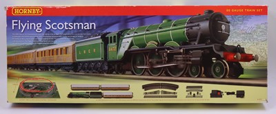 Lot 428 - Hornby 00 gauge R1072 Flying Scotsman trainset,...