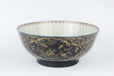 Lot 91 - A large Chinese blue-ground gilt-decorated...