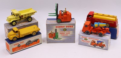 Lot 1290 - Dinky Toys group of 5 Haulage and transport...