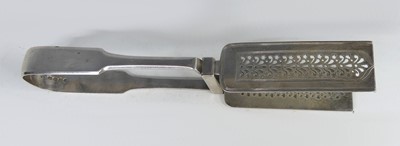 Lot 2082 - A pair of George IV silver asparagus tongs, in...