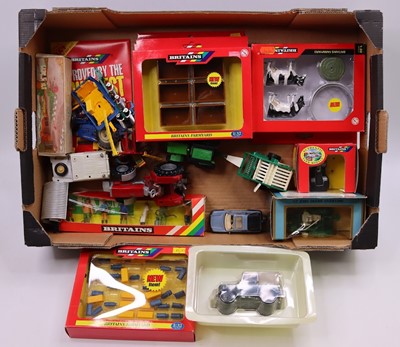 Lot 1634 - Britains 1/32 scale collection of loose and...