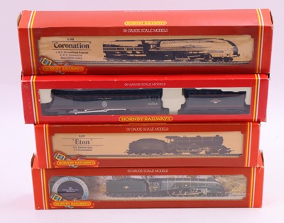 Lot 502 - A collection of four boxed Hornby 00 gauge...