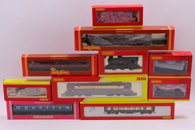 Lot 568 - A collection of mixed Hornby 00 gauge...