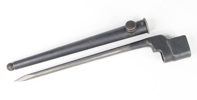 Lot 668 - A British Army No.4 Mk II spike bayonet, in...