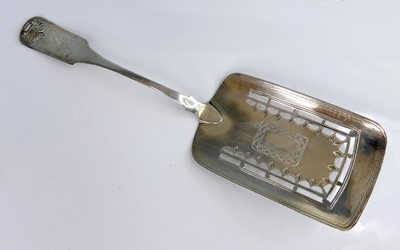 Lot 2083 - A George III Irish silver serving slice, in...