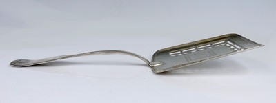 Lot 2083 - A George III Irish silver serving slice, in...