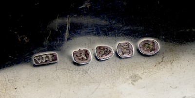 Lot 2084 - A George III silver fish slice, in the Fiddle...