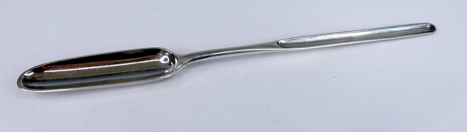 Lot 2080 - A George III silver double-ended marrow scoop,...