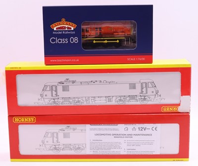 Lot 483 - Three 00 gauge locos to include a Hornby Class...