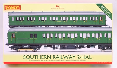 Lot 398 - A Hornby 00 gauge Southern Railway 2-HAL EMU...