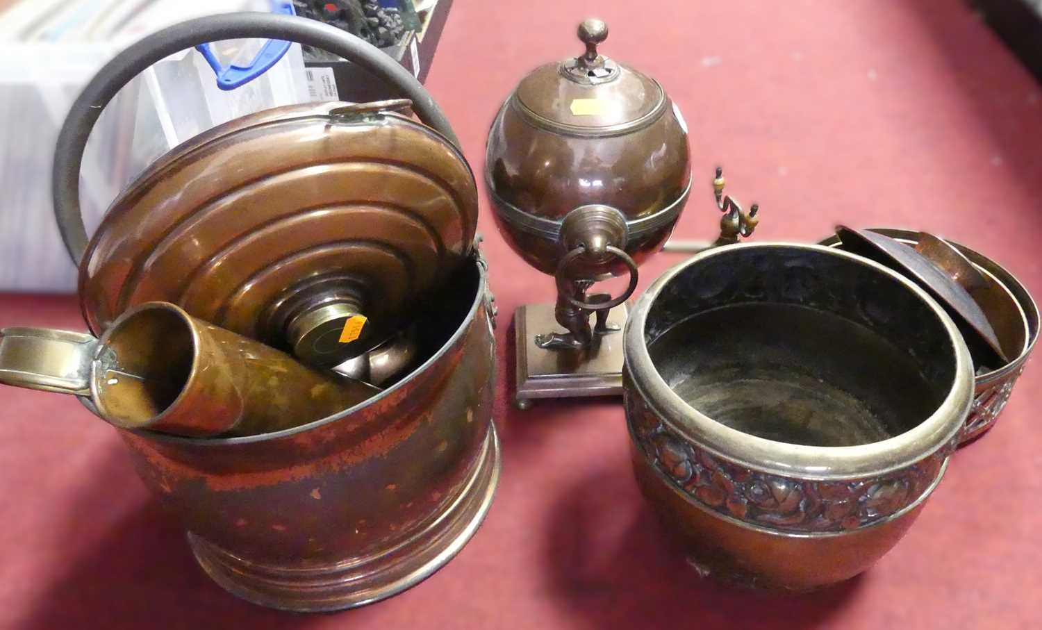 Lot 61 - A collection of copper and brass items, to...