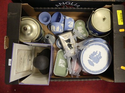 Lot 139 - Two boxes of Wedgwod Jasperware, to include...