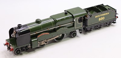Lot 106 - Hornby 0 gauge 1936-41 20v electric Lord...