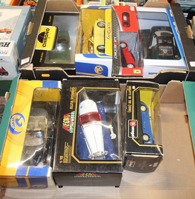 Lot 1505 - Seven boxed 1:18 and 1:24 scale modern issue...