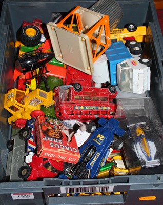 Lot 1530 - A quantity of loose tinplate and diecast...