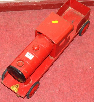 Lot 1547 - An original Triang pull-along four-wheel...