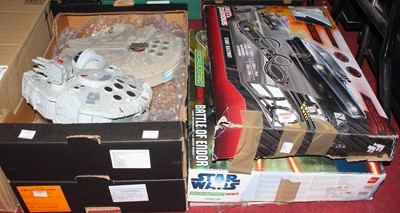 Lot 1603 - Two trays of various Star Wars plastic late...