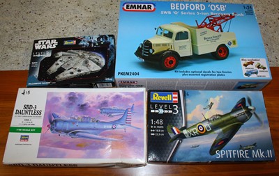 Lot 1604 - A box of plastic kits to include Emhar, Airfix...
