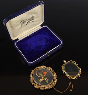 Lot 317 - A Victorian pinchbeck oval brooch, 5 x 4.5cm;...