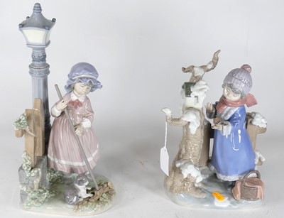 Lot 169 - A Lladro figure group Full Clean-Up, No.05286;...