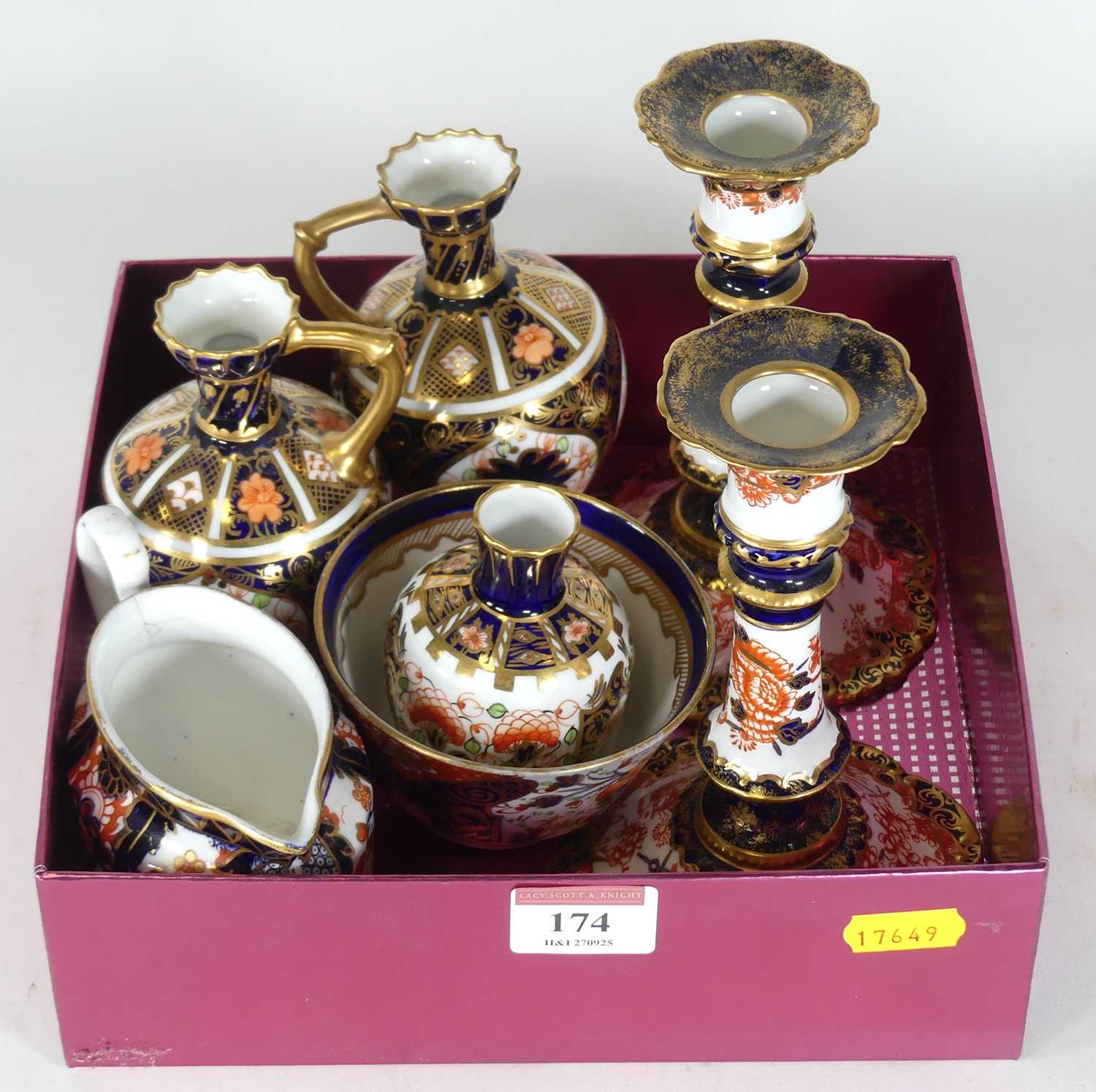 Lot 174 - A collection of Royal Crown Derby, to include...
