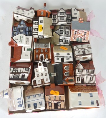 Lot 162 - A collection of Mudelen Studio collectable...