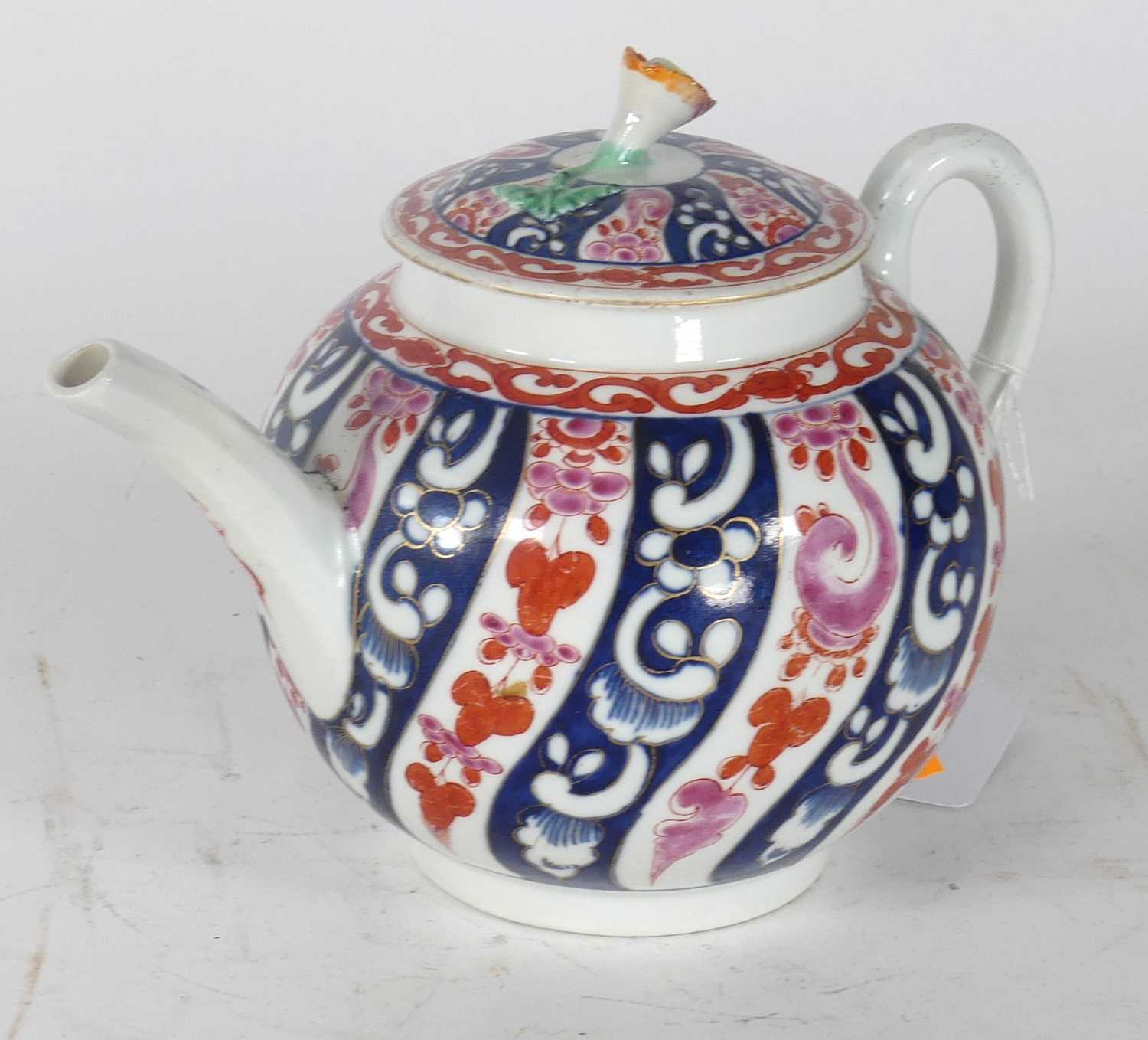 Lot 151 - A Worcester Queen Charlotte pattern teapot,...